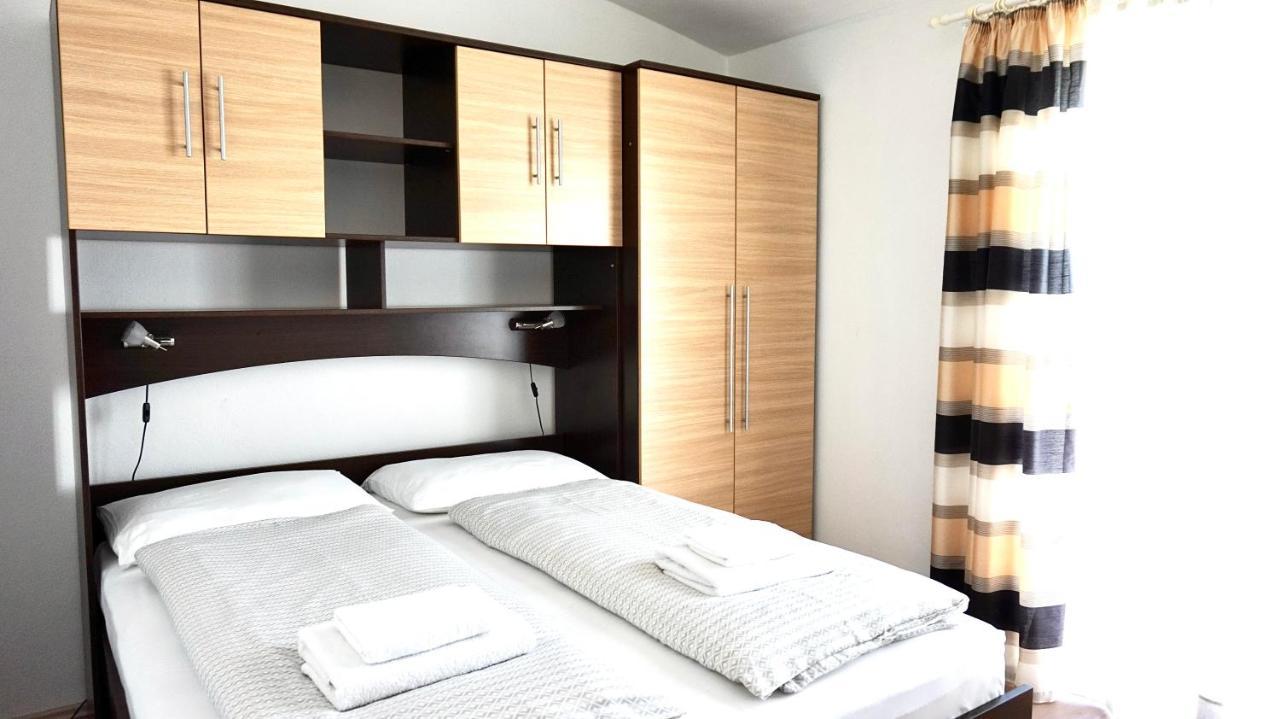 Apartments Maris Starigrad Paklenica Exterior foto