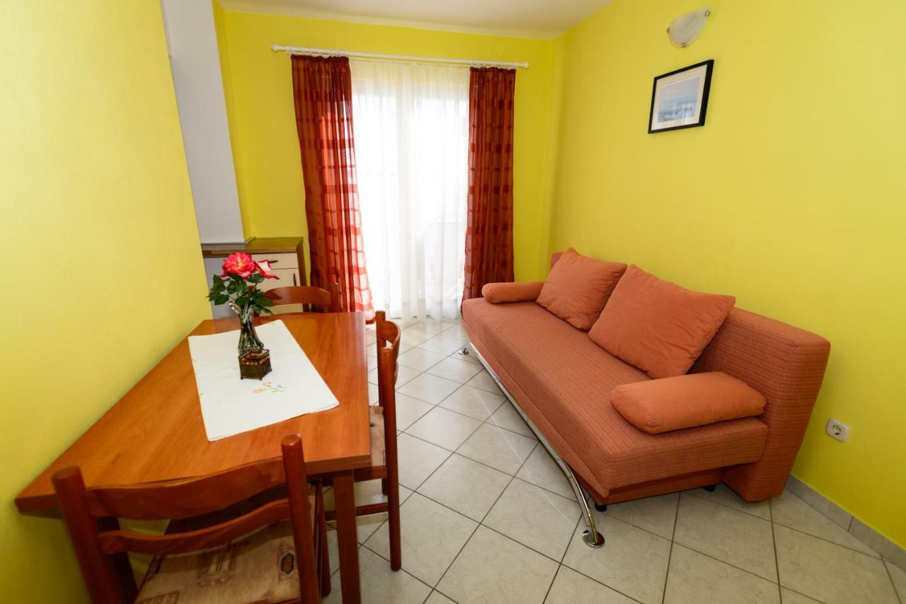 Apartments Maris Starigrad Paklenica Exterior foto