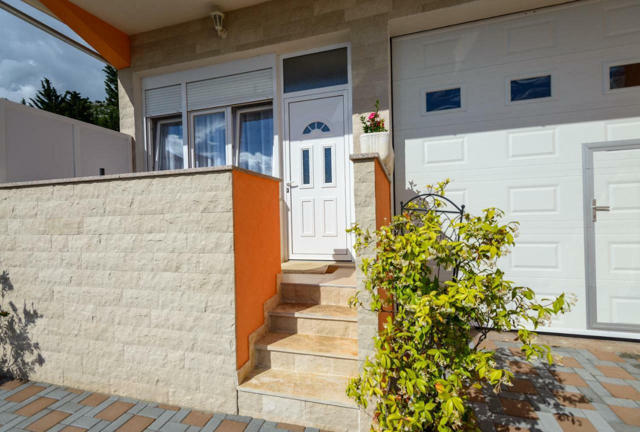 Apartments Maris Starigrad Paklenica Exterior foto