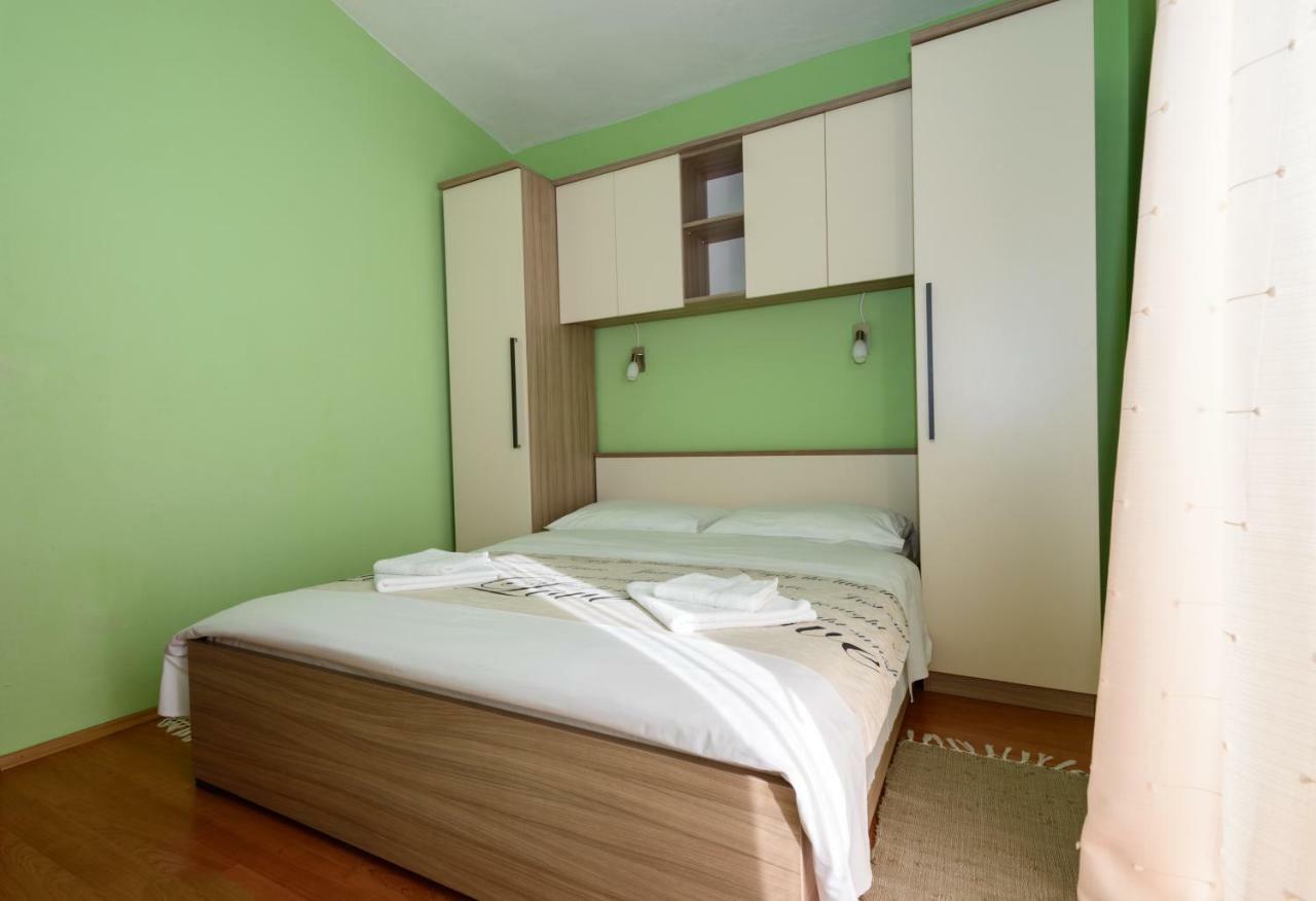 Apartments Maris Starigrad Paklenica Exterior foto